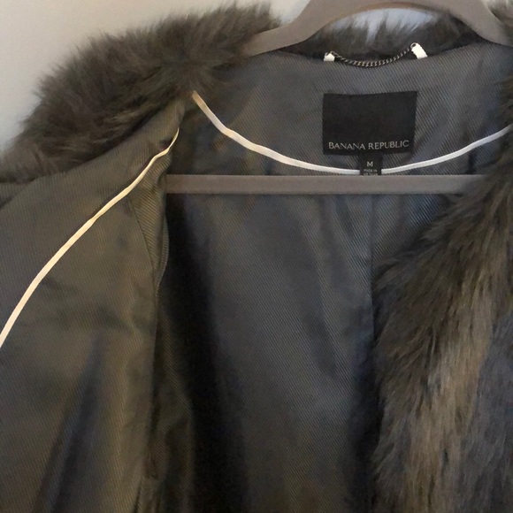 Banana republic fur cape - grey - worn once - Picture 3 of 5